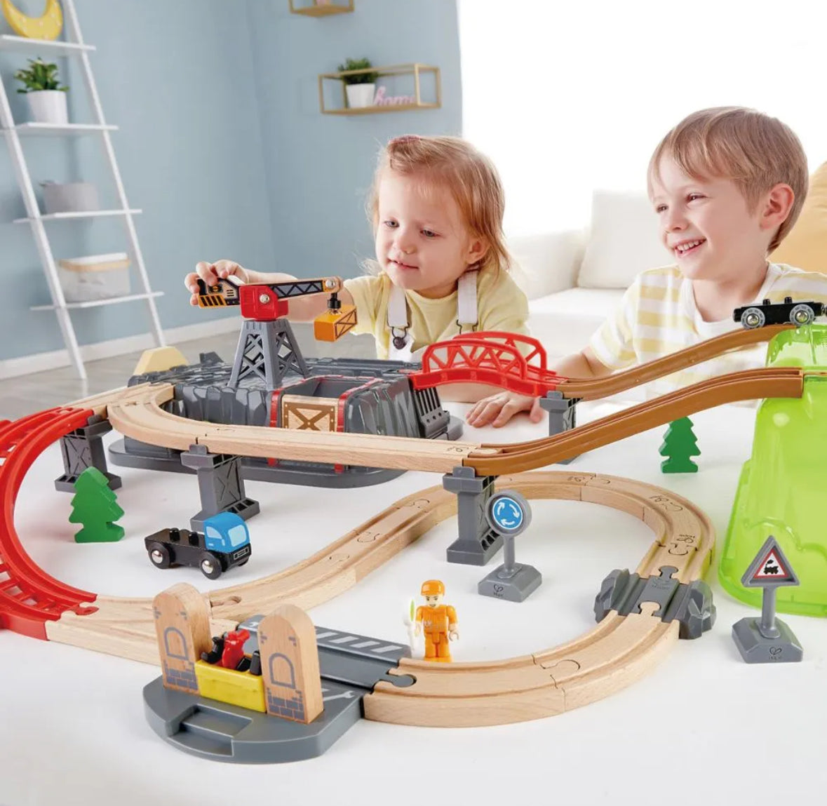 Railway bucket builder set