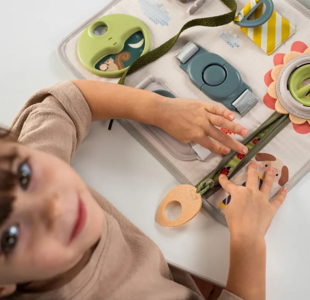 easier Learning snap’n learn activity busy board