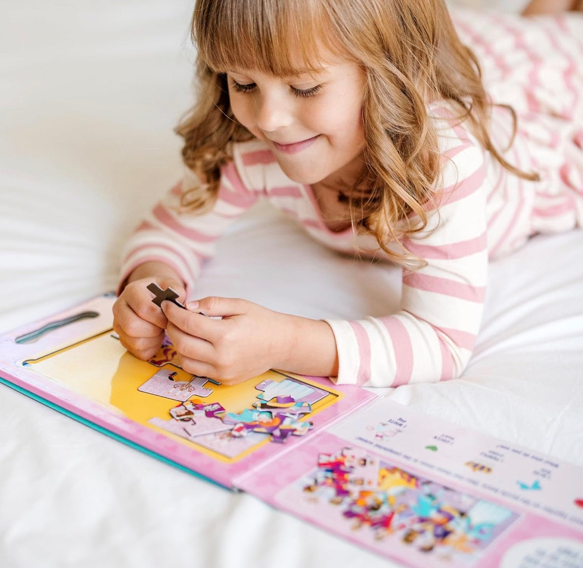 Take-Along Magnetic Jigsaw Puzzle Set - princesses